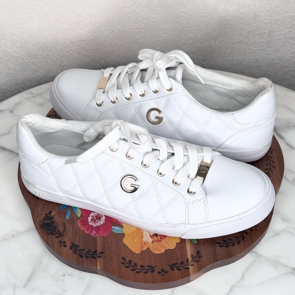 White Quilted Women’s Sneakers with G Logo - Stylish Casual Shoes